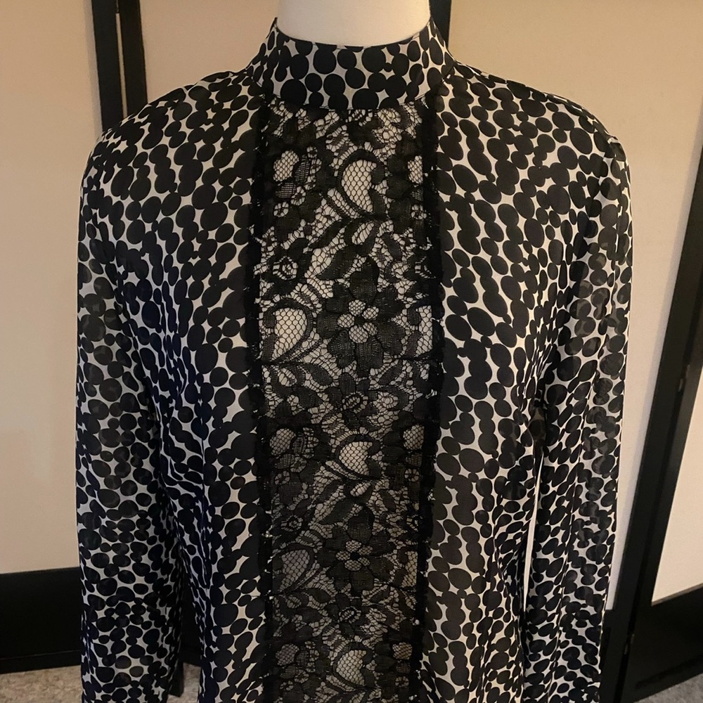 New Black And White Beauty : The J. Peterman Company Confidence Blouse View 4